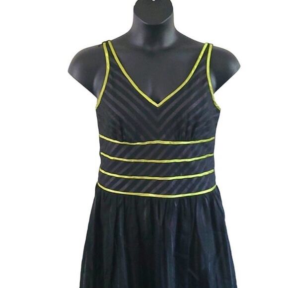 Signature by Robbie Bee Women’s Black & Gray Striped Sleeveless Dress - Size 10 - Picture 5 of 8